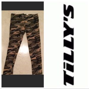 Camo leggings